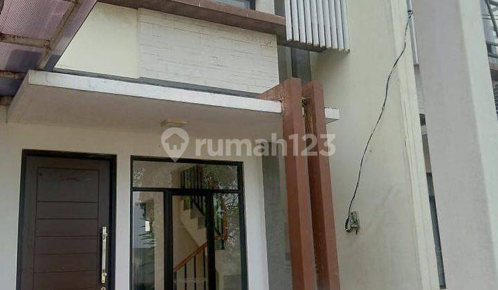 Rumah 2 Lantai di Cluster Damar Green Ara Harapan Indah Bekasi, Bekasi