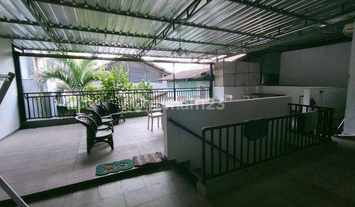 Rumah Bagus Strategis Furnished SHM di Gilingan, Solo 2