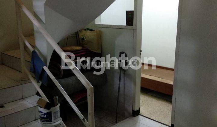 Rumah Bagus Unfurnished Sertifikat Hak Milik Tomang , Jakarta Barat 2