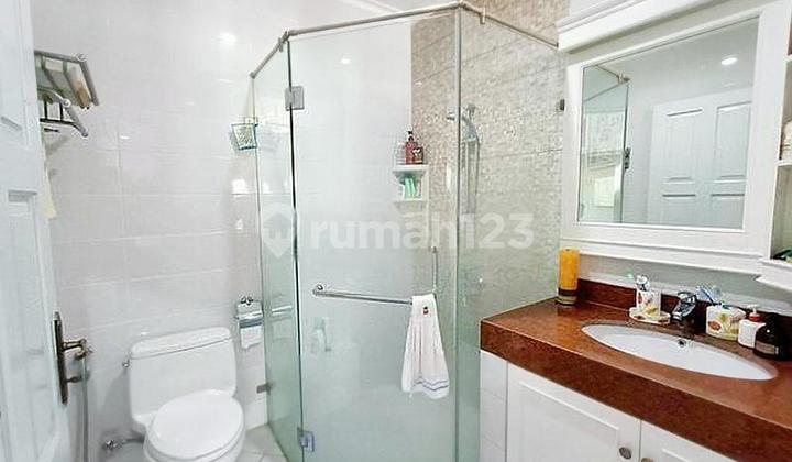 Affordable House in Pondok Indah 2