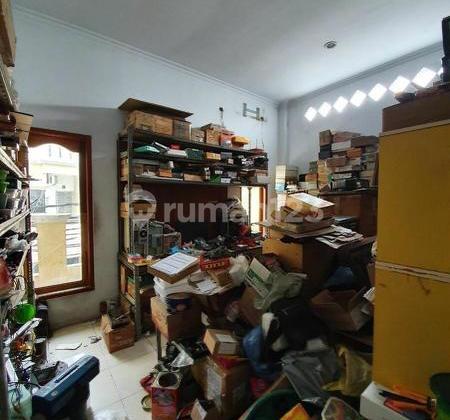 Second House in Jelambar Near the Market 2