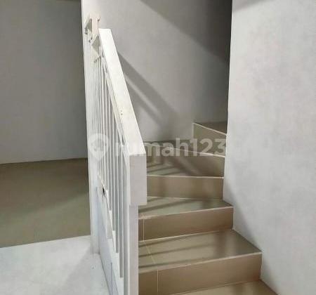 Kemandoran pekayon Bekasi rumah 3 lantai belakang Revo Town & LRT