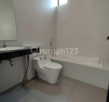 Dijual cepat, Rumah di Town House The Residence, Jeruk Purut/Kemang, Ari 2