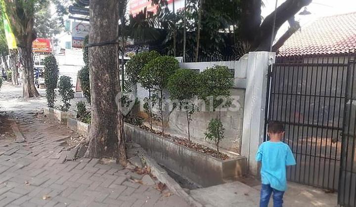 Rumah di Kebayoran Lama Raya 2