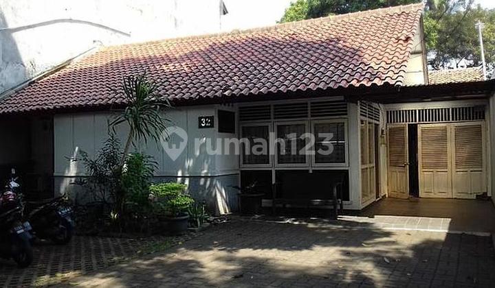 Rumah di Kebayoran Lama Raya