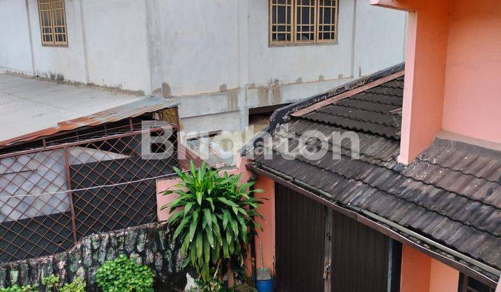 RUMAH ASRI 2 LANTAI LOKASI STRATEGIS DEKAT FLYOVER R. SUKAMTO 2