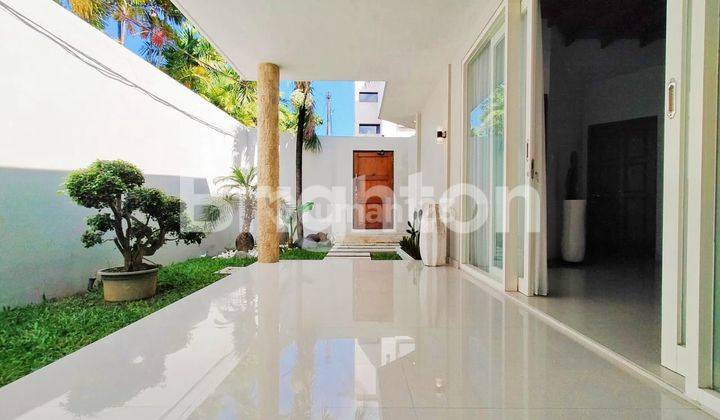 LUXURY VILLA PADMA LEGIAN ROAD 2