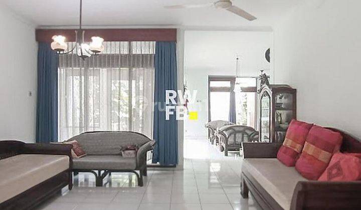 Rumah Konsep Hijau Dan Terbuka di Lokasi Kemang 2