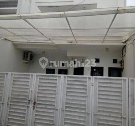 Rumah Minimalis Putih Yang Indah Di Pusat Kuliner Tebet Utara 2