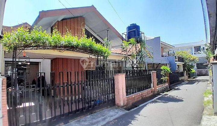 Rumah Cantik Terawat Area Tebet Jalan 2 Mobil 2