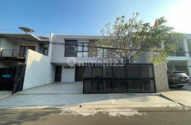 Rumah Semi Furnish, Interior Mewah  Di Janur Elok Luas 11x20m2 1