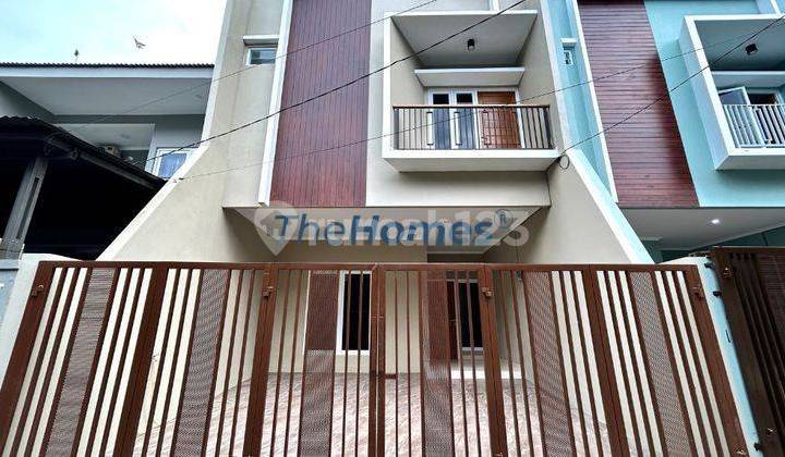 Tebet Timur, 2 Unit Brand New House, Desain Minimalist  2