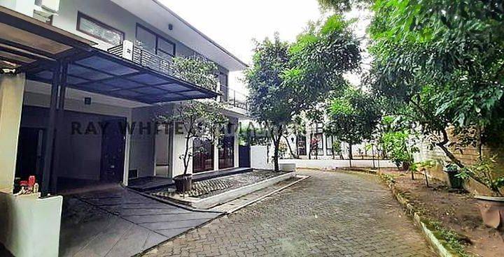 Rumah Bagus 2 Lantai Siap Huni Dalam Town House di Cilandak Barat Jakarta Selatan 1