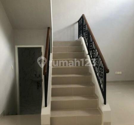 Jual Rumah Luas di Bawah Harga Market di Cibubur. 2