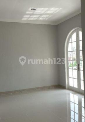 Rumah 2 Lt Sudah Renovasi, Siap Huni – Legenda Wisata, Cibubur 2
