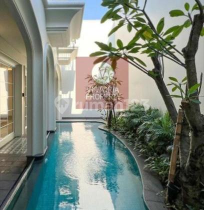 Luxurious Classic House, Lift, Private Pool & Garden Pondok Indah