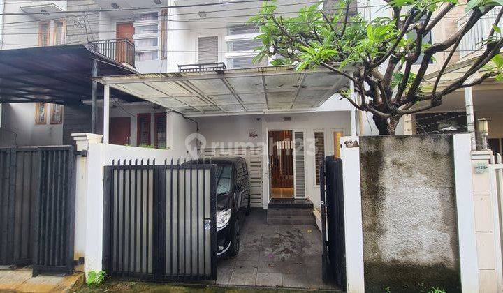 Modern Minimalist House di Tebet Barat Akses Satu Mobil 1