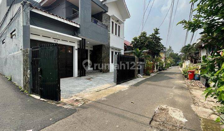 Dijual rumah di Tebet, siap huni,, Akses Jalan 2 Mobil 1