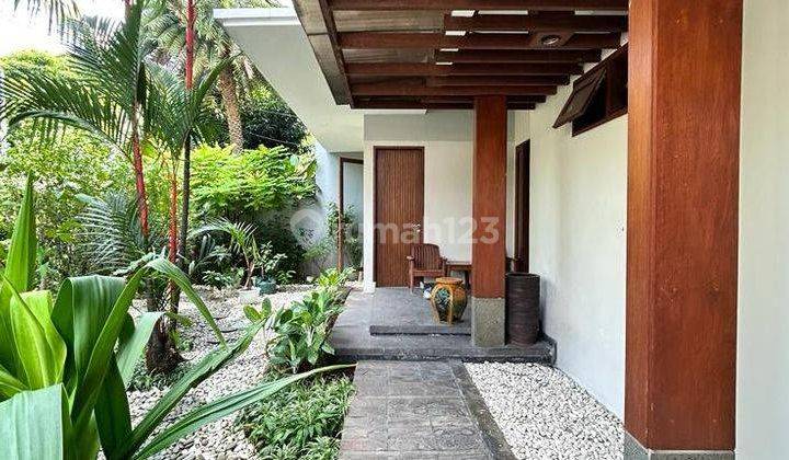 Modern Tropical House, Lokasi Strategis 1