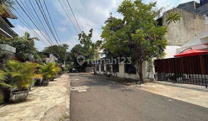 Rumah Hitung Tanah di Tebet Timur, Lebar 17 Meter, Akses 3 Mobil 2