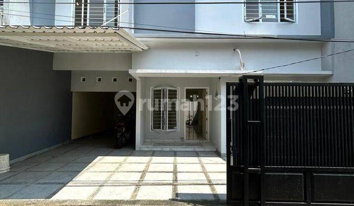 Rumah Baru Desain Modern Minimalis di Lingkungan Nyaman Rumah Baru Desain Modern Minimalis di Lingkungan Nyaman