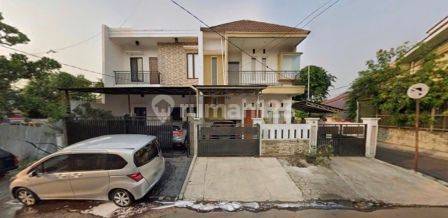 Tebet Timur, Jalan 3 Mobil Lebar, Dekat Jalan Raya