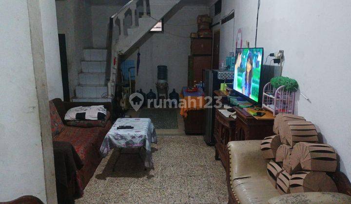 Rumah Strategis Di Kampung Waru Doyong Jatinegara S6799 2