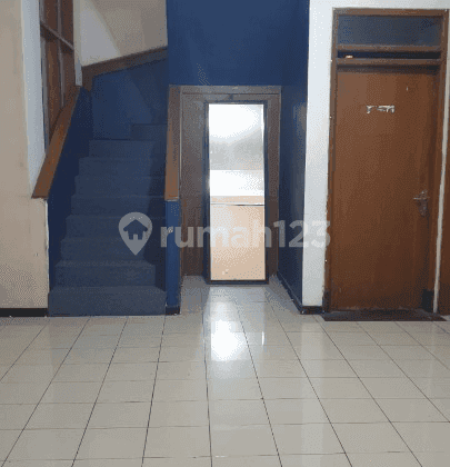 Rumah 2 Lantai Unfurnished SHM di Batununggal Indah, Bandung 1