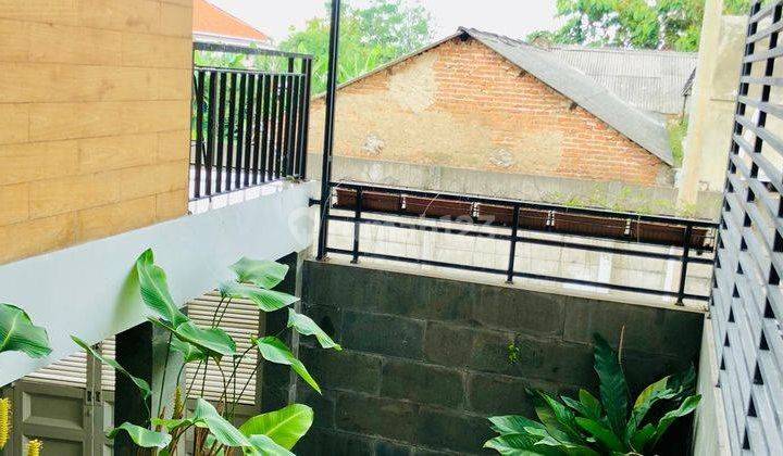 Rumah 3 Lantai Baru Furnished SHM di Jalan Nagrog, Bandung 2