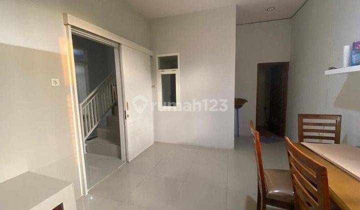 Rumah 2 Lantai Bagus Semi Furnished di Sariwangi, Bandung 2