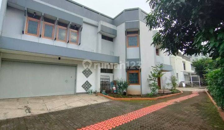 Rumah 2 Lantai Bagus Semi Furnished SHM di Sudirman, Bandung 1