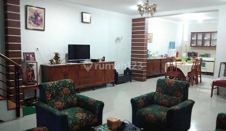 Di rumah apik terawat nyaman di abadi gegerkalong 1