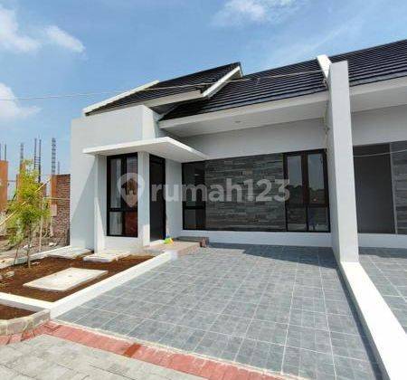 Rumah siap pakai 1 lantai di Mainroad jl raya kopo ketapang 2