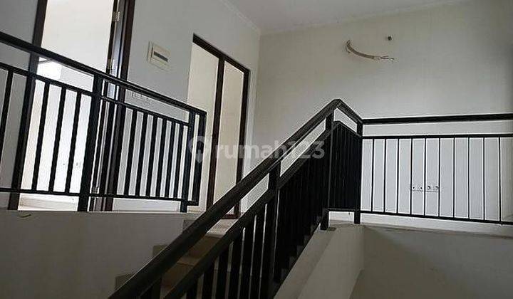 Rumah terawat siap pakai Btari Summarecon Bandung 2