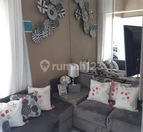 ruang keluarga spring residence rumah 2 lantai,