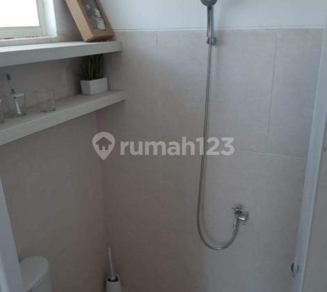 kamar mandi spring residence rumah 2 lantai,