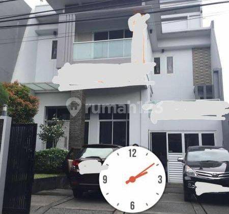 Rumah dijual cepat  mewah , terawat  2,5 Lantai Daerah Cempaka Putih, Jakarta Pusat 015 2