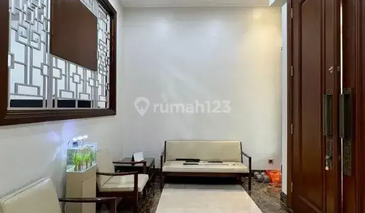 RUMAH DIJUAL BENHIL ~ LT/LB 234/550 ~ LUXURIOUS MODERN HOUSE  ~ TURUN HARGA! 2