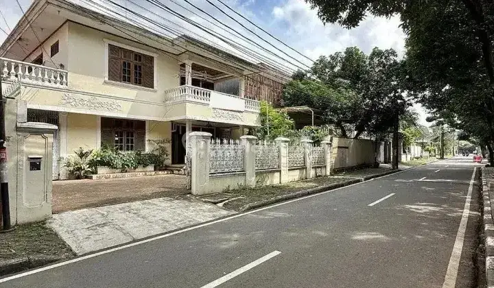 RUMAH  MENTENG ~ LT/LB 750/1000 ~ DEPAN TAMAN 1