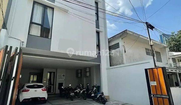 DIJUAL GEDUNG KOST BENDUNGAN HILIR ~ 4 LANTAI ~ LOKASI STRATEGIS 1