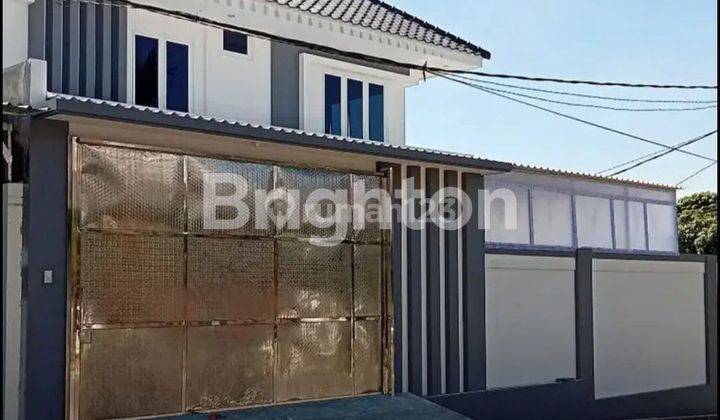 RUMAH BAGUS DAN BESAR BARU RENOVASI DI TENGAH KOTA 1