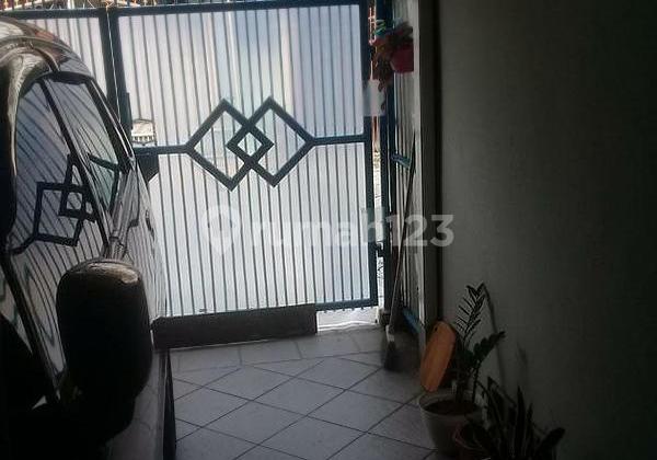 Rumah di palem lestari