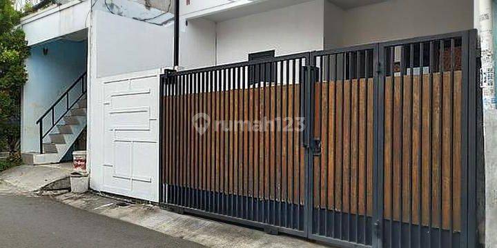 rumah duri kepa jalan 2 mobil 1