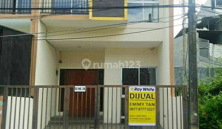 Rumah Minimalis di Taman Ratu 1