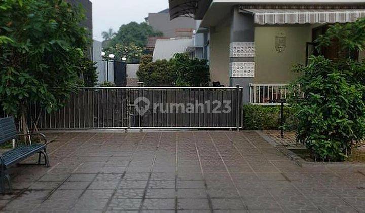 Rumah Besar di Sunrise Garden, halaman luas, dekat dengan sekolah Penabur dan Ichtus. 2