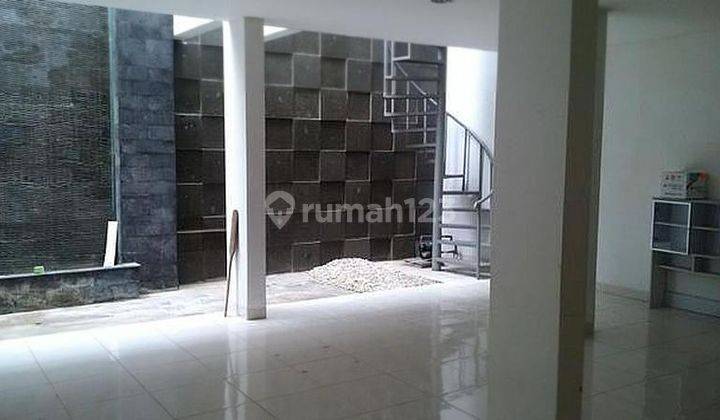 Disewakan Rumah 2 lantai siap huni di Green Garden 1