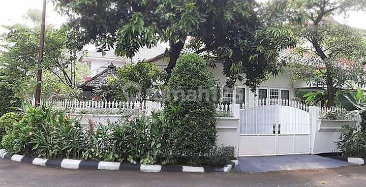 DI UNIT RUMAH (semi furnish )DI VILLA DELIMA LEBAK BULUS JAKARTA SELATAN