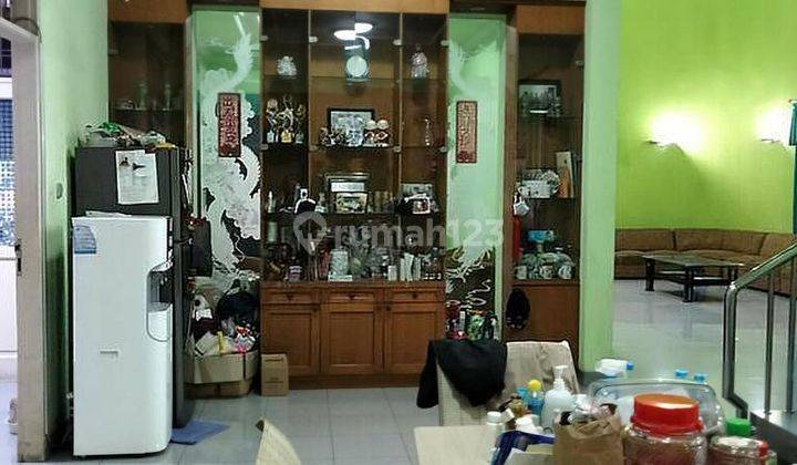 Rumah Bagus 2 lantai di komplek perumahan yang tenang 2