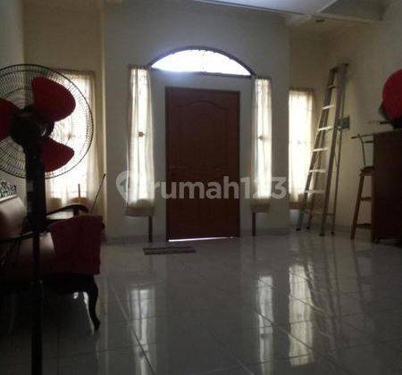 Rumah 3 lantai di Jelambar Jakarta Barat 2