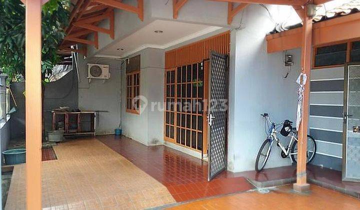 Rumah Hook 2 Lantai di Taman Meruya Ilir, Meruya Utara, Kembangan 1